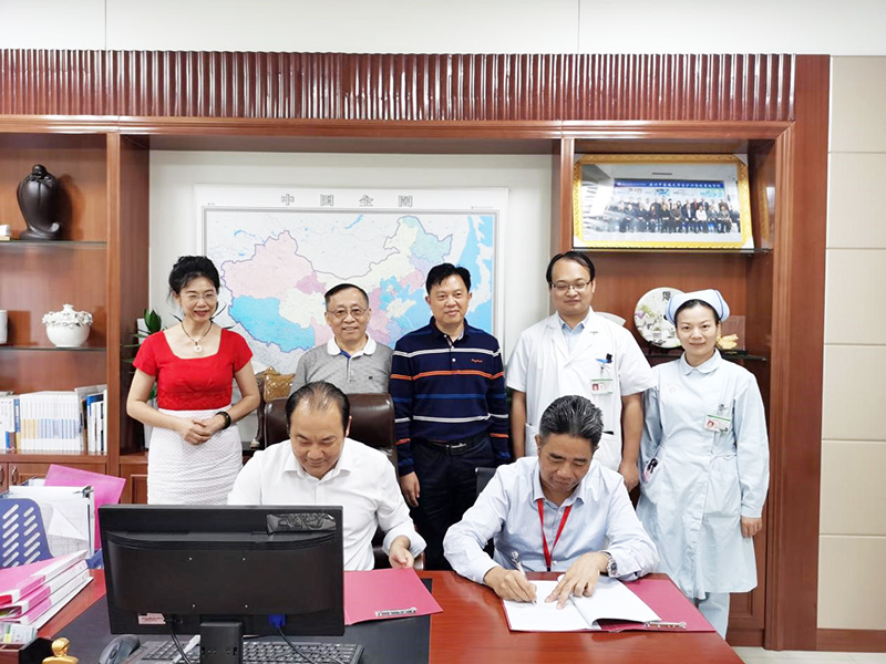 ny04_948953.jpg 11-2.jpg