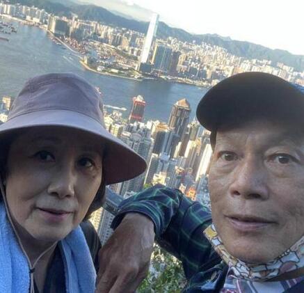 ny07_248645.jpg dd3.jpg