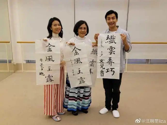 ny07_347460.jpg dd4.jpg